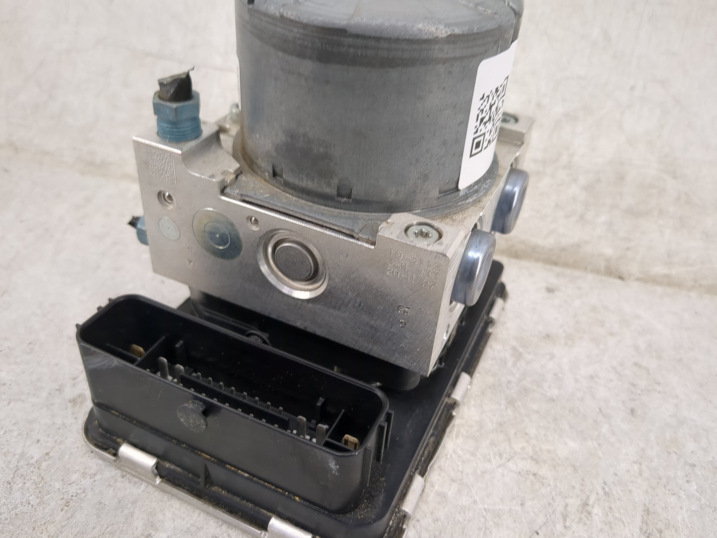 2020 Bmw 330i ABS Pump Control Module Replacement P/N:5A09E45-01 10.0220-2066.4 Fits OEM Used Auto Parts - Oemusedautoparts1