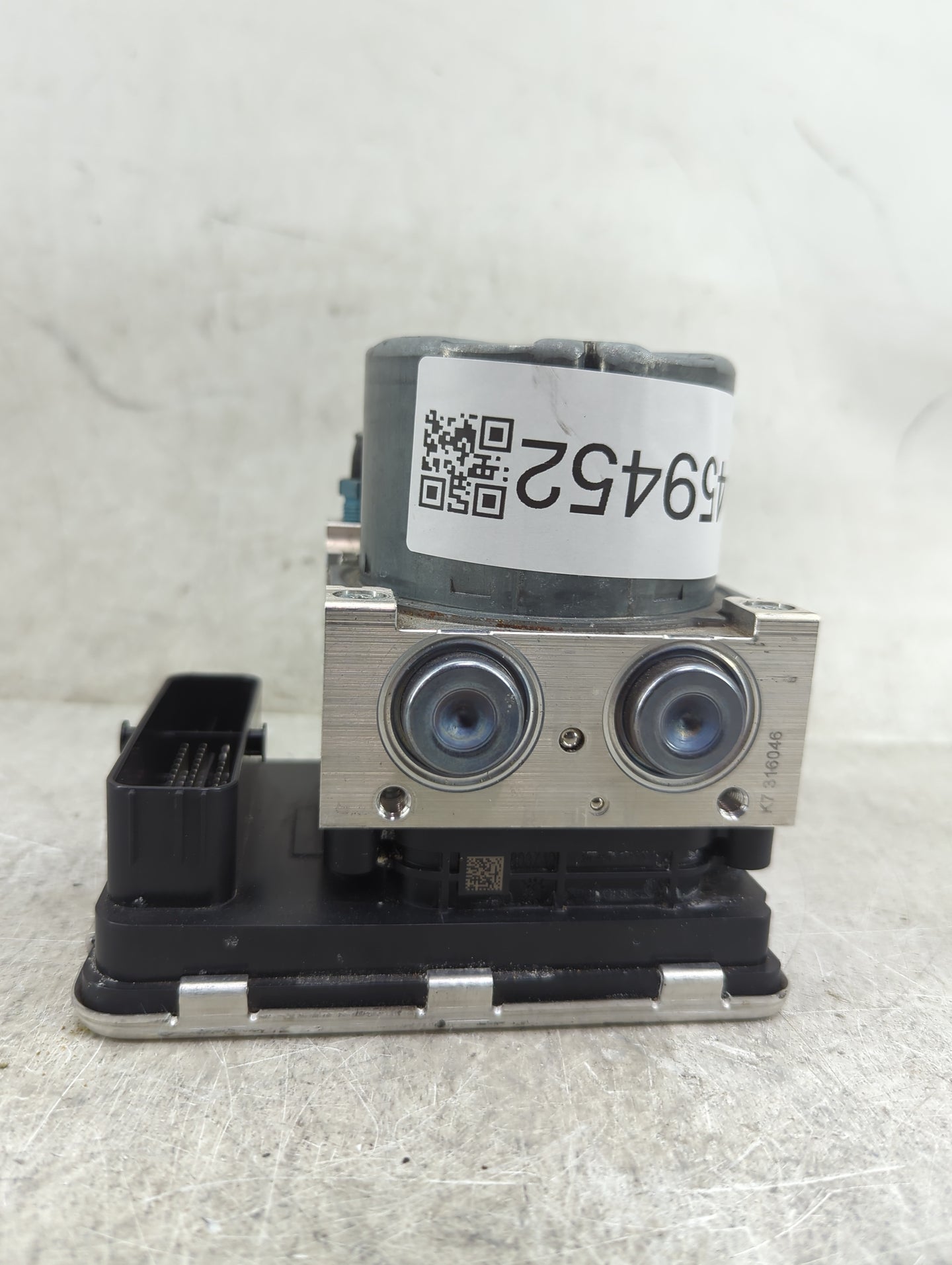 2019-2020 Bmw 330i ABS Pump Control Module Replacement P/N:5A179D2-01 10.0220-2135.4, 5A179D3-01 Fits Fits 2019 2020 OEM Use
