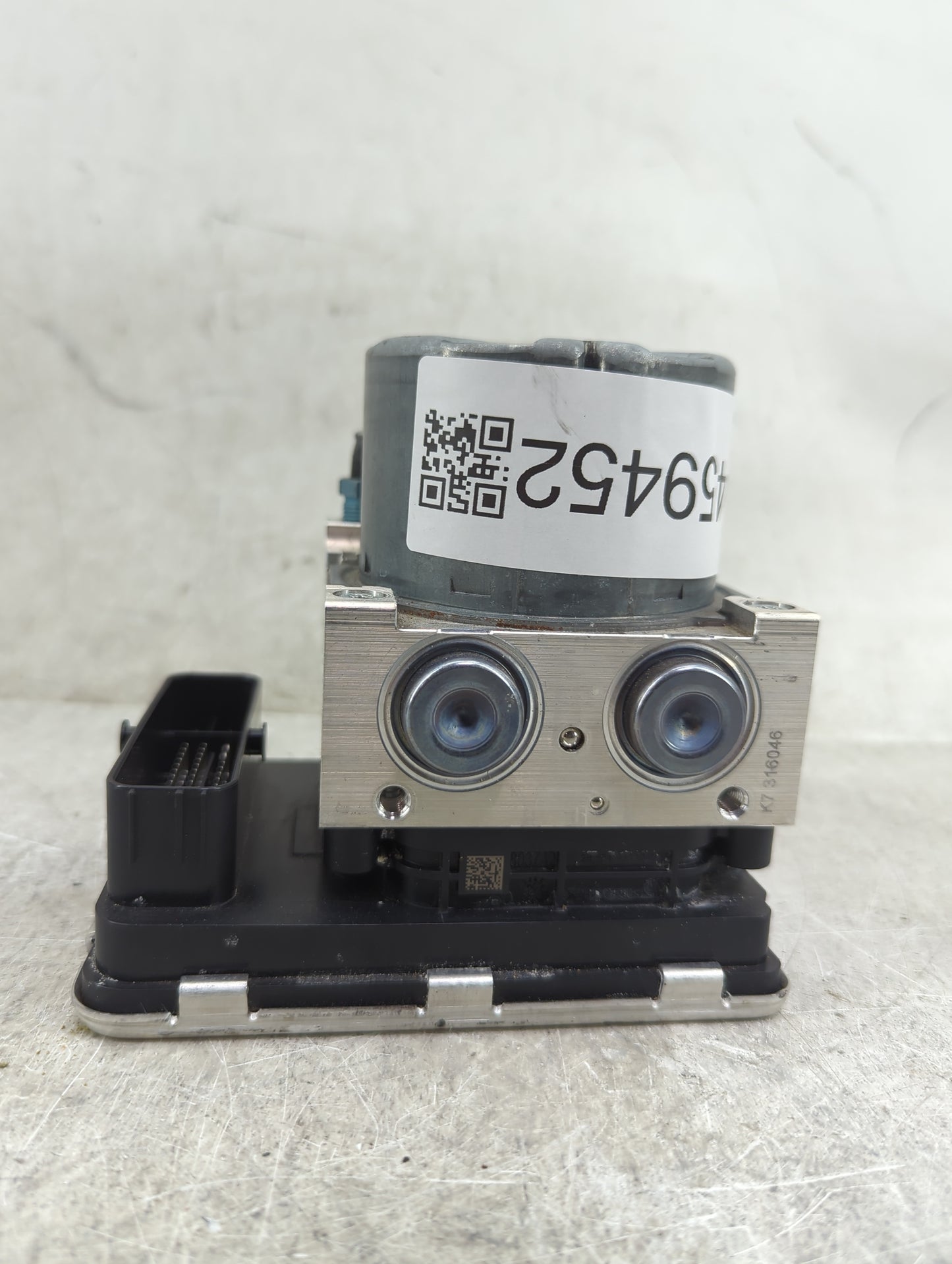 2019-2020 Bmw 330i ABS Pump Control Module Replacement P/N:5A179D2-01 10.0220-2135.4, 5A179D3-01 Fits Fits 2019 2020 OEM Use