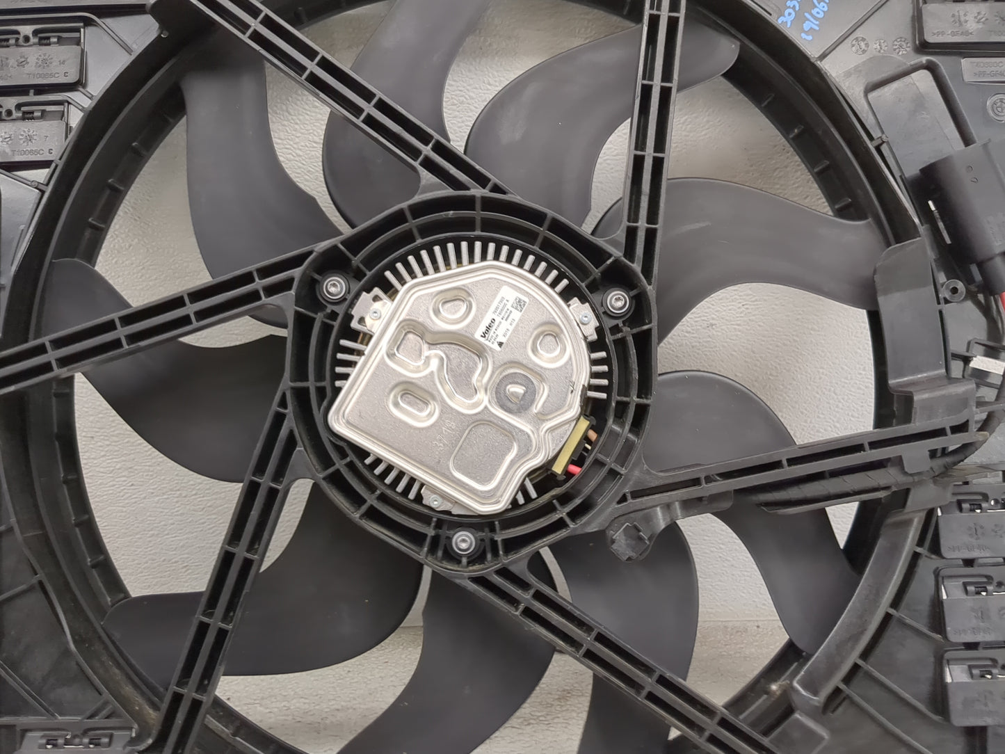 2020 Bmw 330i Electric Radiator Cooling Fan Motor Assembly 1460572 - Oemusedautoparts1.com