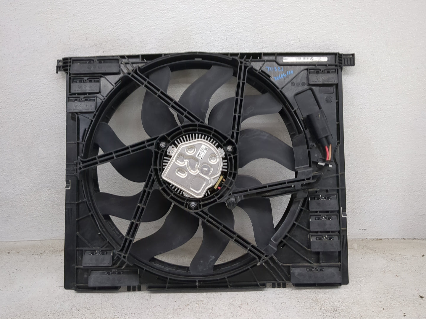 2020 Bmw 330i Electric Radiator Cooling Fan Motor Assembly 1460647 - Oemusedautoparts1.com