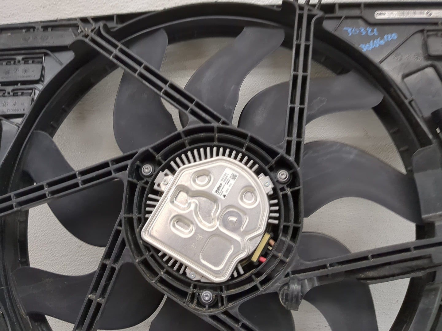 2020 Bmw 330i Electric Radiator Cooling Fan Motor Assembly 1460647 - Oemusedautoparts1.com