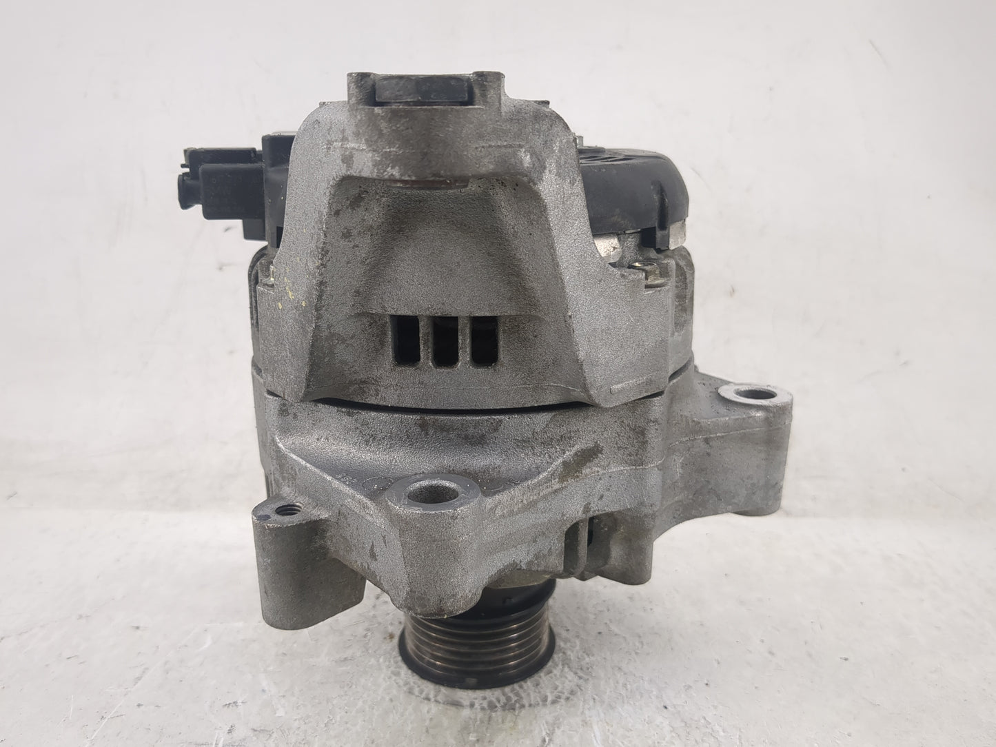 2020 Bmw 430i Alternator Replacement Generator Charging Assembly Engine OEM P/N:104211-0592 Fits OEM Used Auto Parts - Oemus