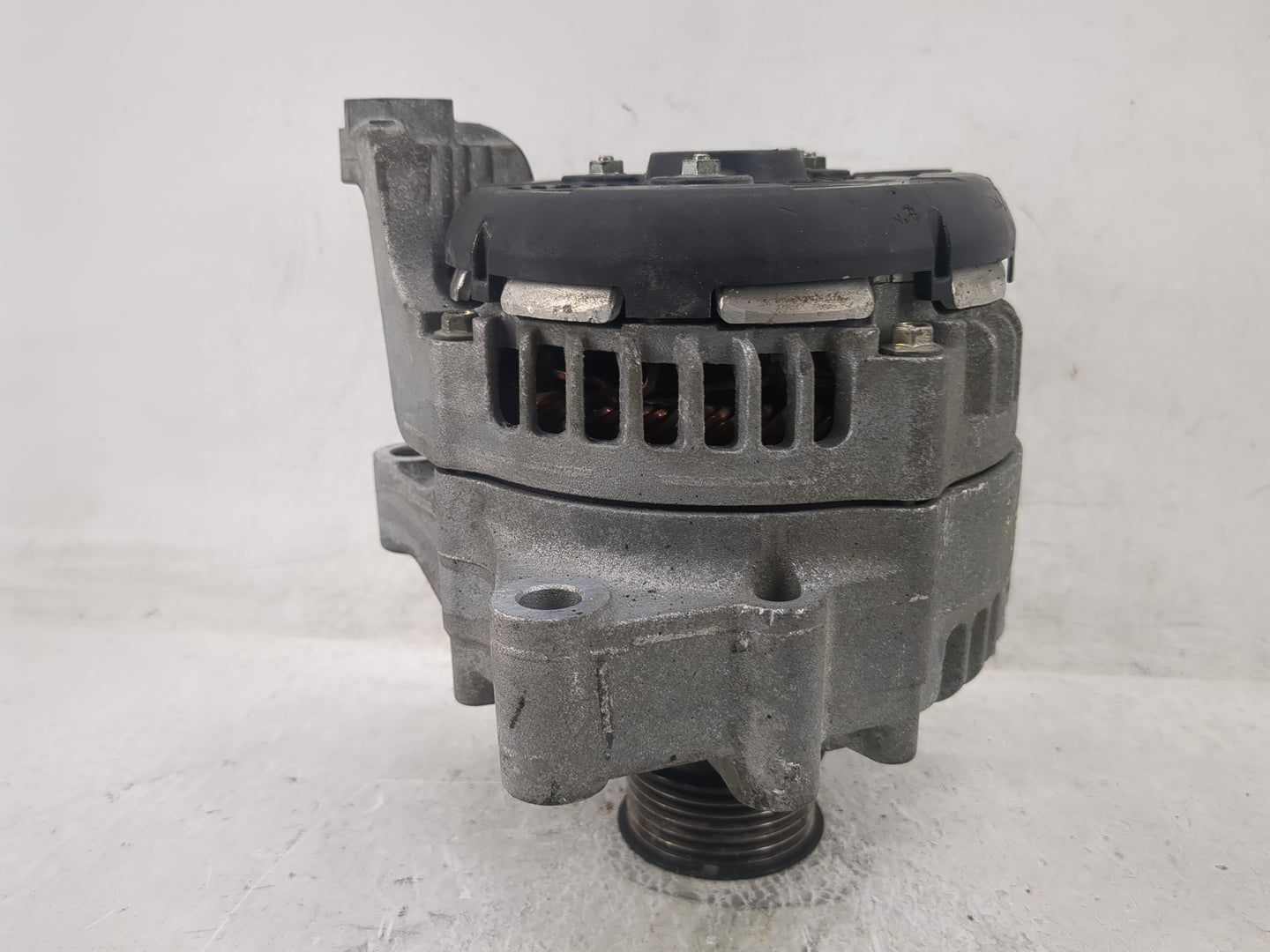 2020 Bmw 430i Alternator Replacement Generator Charging Assembly Engine OEM P/N:104211-0592 Fits OEM Used Auto Parts - Oemus