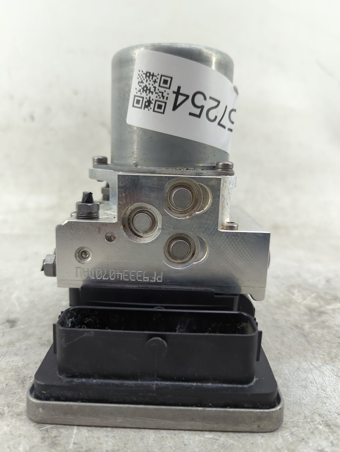 2018-2020 Bmw 530 ABS Pump Control Module Replacement P/N:3451 6870621 01 EBC460, 6874175 01 Fits Fits 2017 2018 2019 2020 2