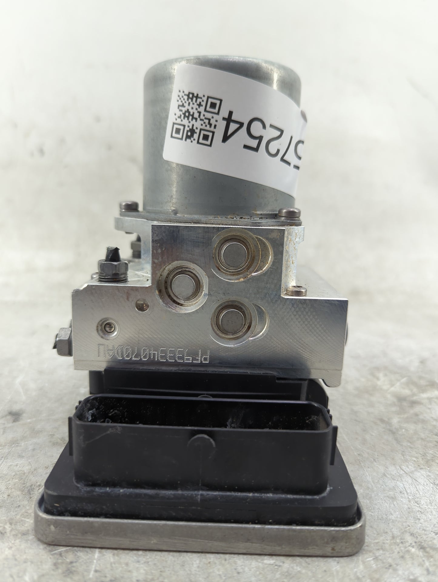 2018-2020 Bmw 530 ABS Pump Control Module Replacement P/N:3451 6870621 01 EBC460, 6874175 01 Fits Fits 2017 2018 2019 2020 2