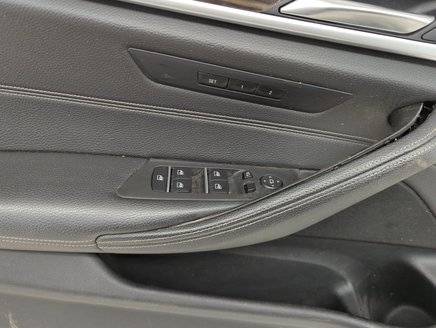 2020 Bmw 530 Front Left Driver Interior Door Panel Trim Black - Oemusedautoparts1.com