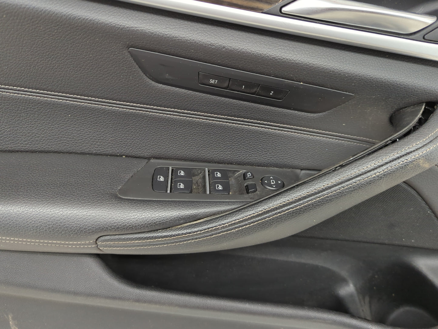 2020 Bmw 530 Front Left Driver Interior Door Panel Trim Black - Oemusedautoparts1.com
