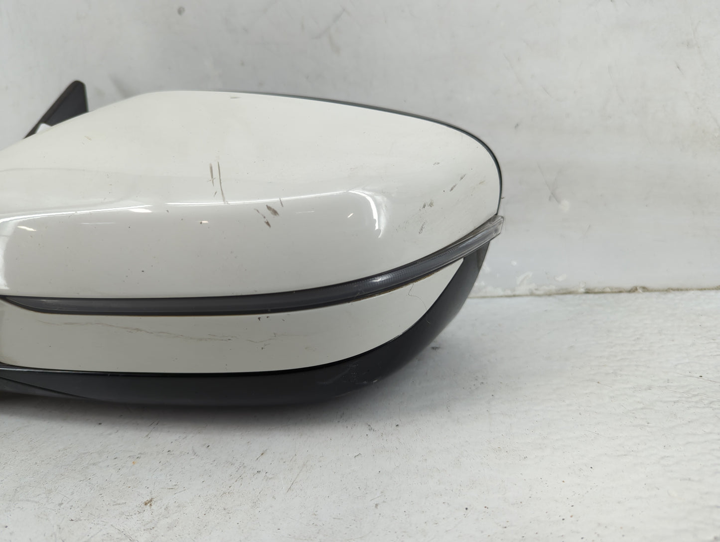 2018-2020 Bmw 530e Driver Side View Mirror - Left Door Mirror OEM Used - Oemusedautoparts1.com