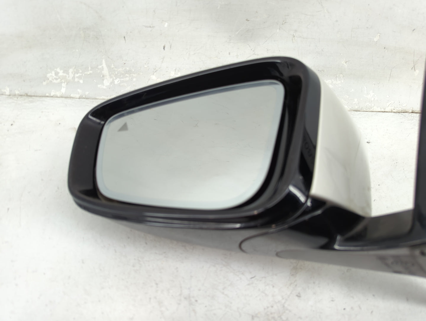 2018-2020 Bmw 530e Driver Side View Mirror - Left Door Mirror OEM Used - Oemusedautoparts1.com