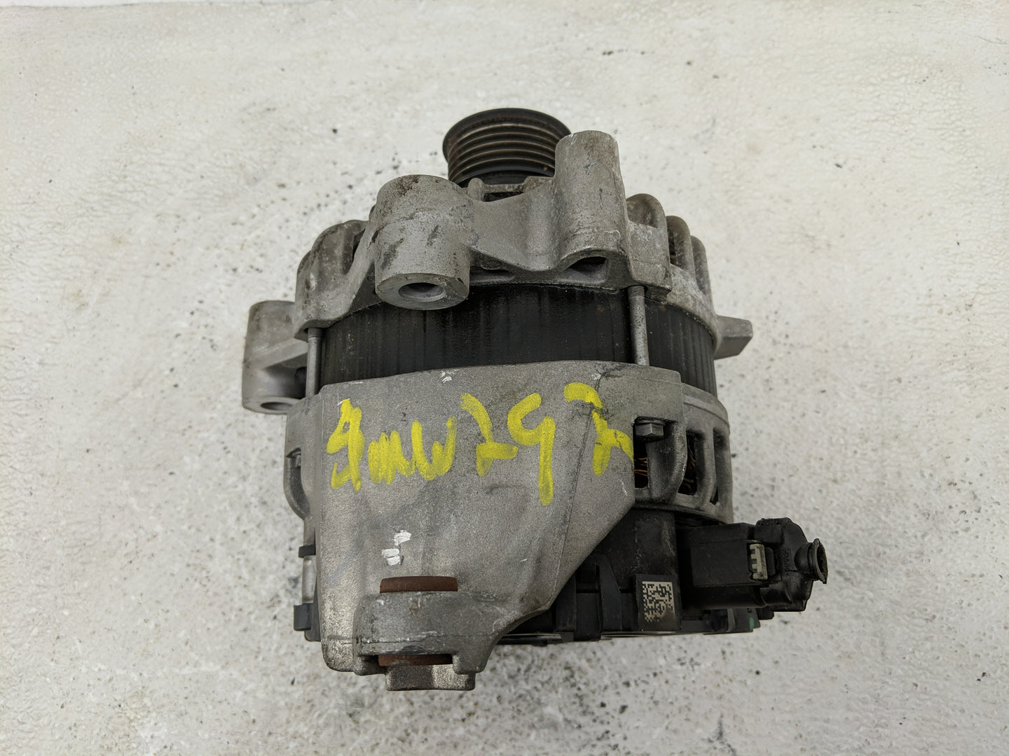 2017-2020 Bmw 530i Alternator Replacement Generator Charging Assembly Engine OEM P/N:0 125 814 004 Fits OEM Used Auto Parts 