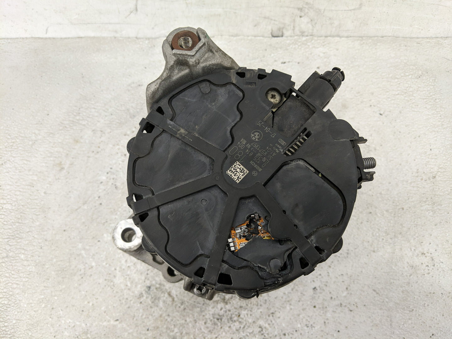 2017-2020 Bmw 530i Alternator Replacement Generator Charging Assembly Engine OEM P/N:0 125 814 004 Fits OEM Used Auto Parts 