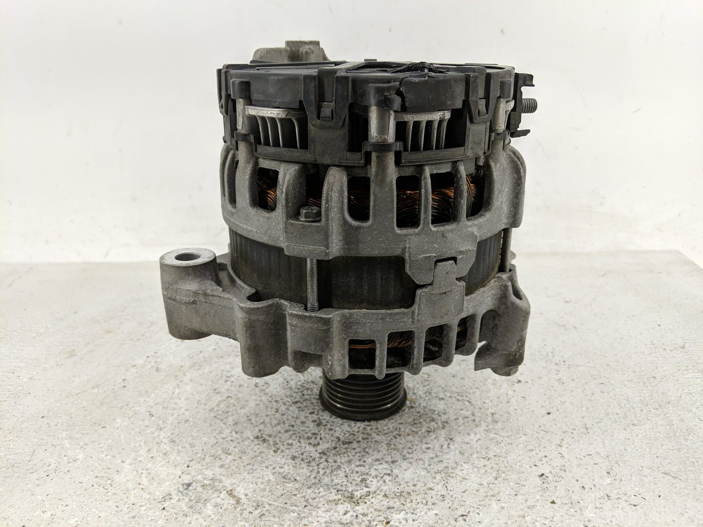 2017-2020 Bmw 530i Alternator Replacement Generator Charging Assembly Engine OEM P/N:0 125 814 004 Fits OEM Used Auto Parts 