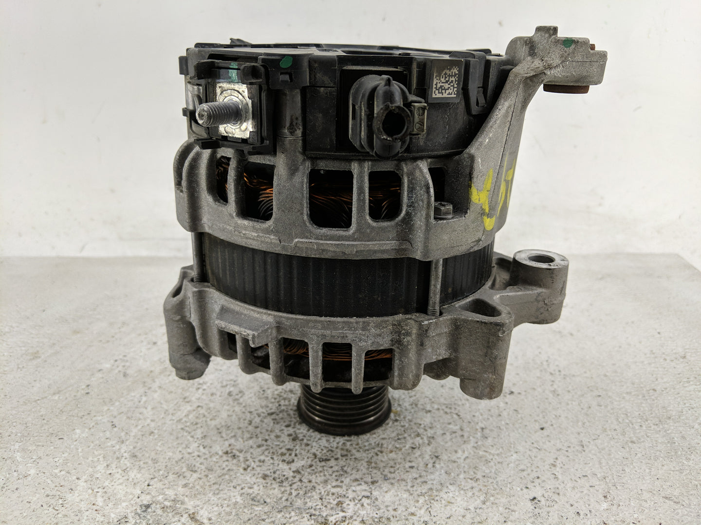 2017-2020 Bmw 530i Alternator Replacement Generator Charging Assembly Engine OEM P/N:0 125 814 004 Fits OEM Used Auto Parts 