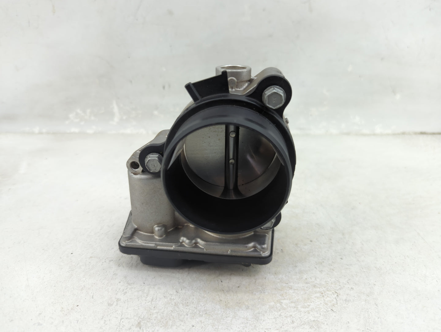 2020 Bmw M8 Throttle Body P/N:7619008 A2C15022400 Fits Fits 2016 2017 2018 2019 2021 2022 OEM Used Auto Parts - Oemusedautop