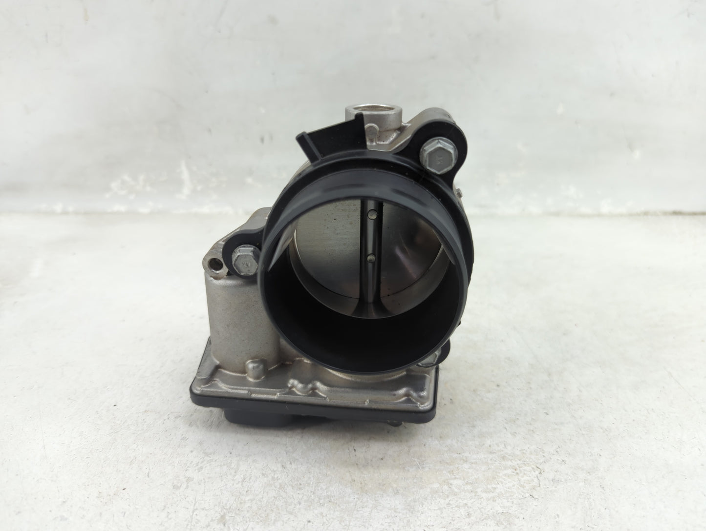 2020 Bmw M8 Throttle Body P/N:7619008 A2C15022400 Fits Fits 2016 2017 2018 2019 2021 2022 OEM Used Auto Parts - Oemusedautop