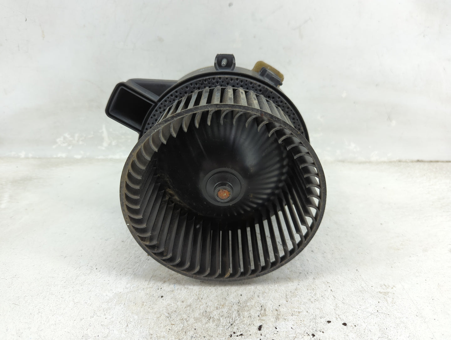2020 Bmw M8 Heater AC Blower Motor P/N:0130309508 F011500123, DK409007 Fits Fits 2016 2017 2018 2019 OEM Used Auto Parts - O