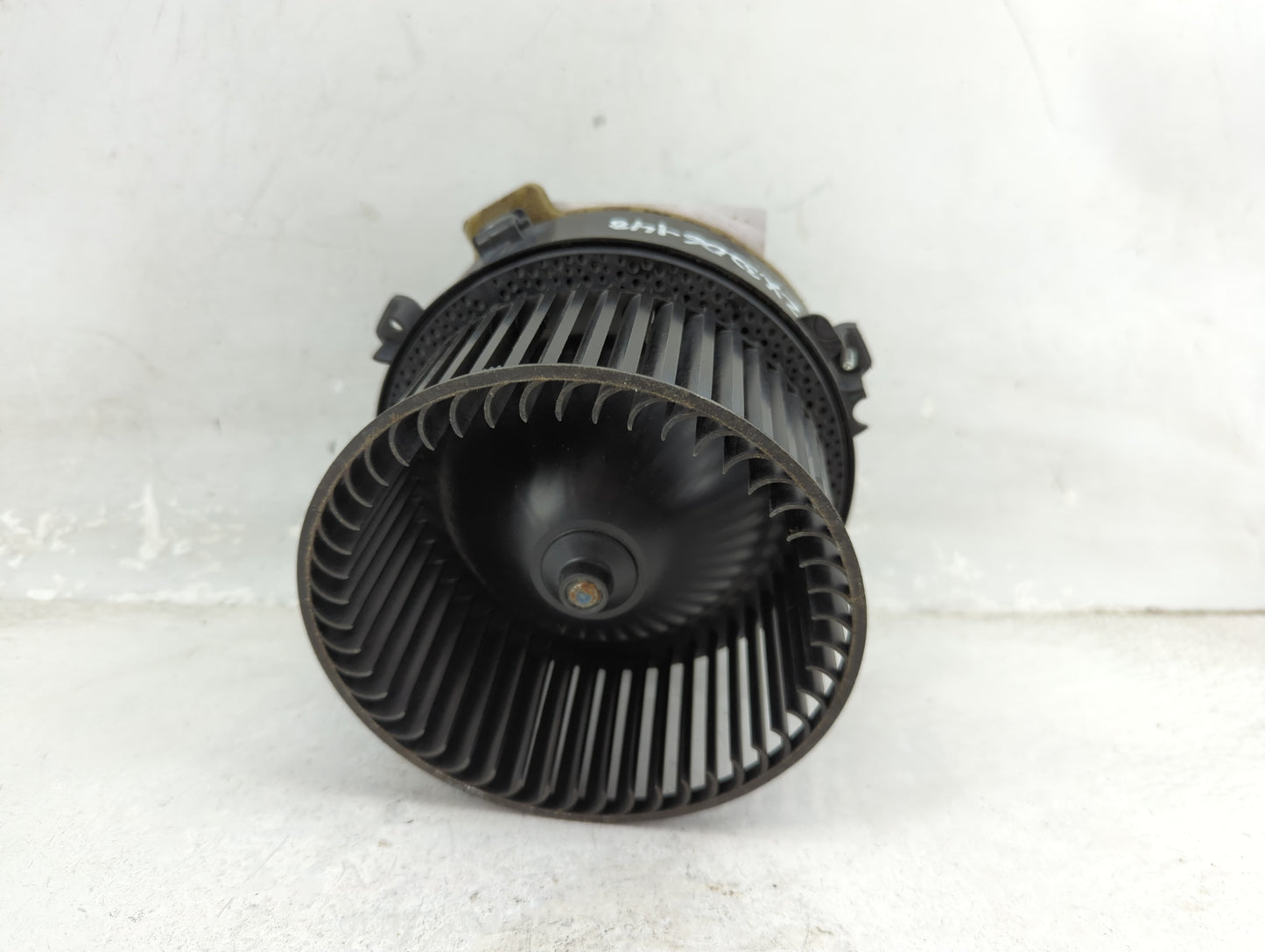 2020 Bmw M8 Heater AC Blower Motor P/N:0130309508 F011500123, DK409007 Fits Fits 2016 2017 2018 2019 OEM Used Auto Parts - O