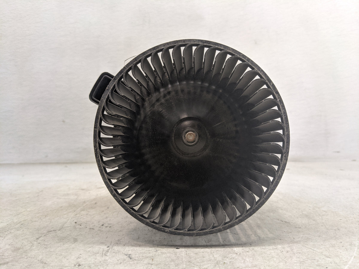 2020 Bmw M8 Heater AC Blower Motor P/N:F011500123 0130309508 Fits OEM Used Auto Parts - Oemusedautoparts1.com