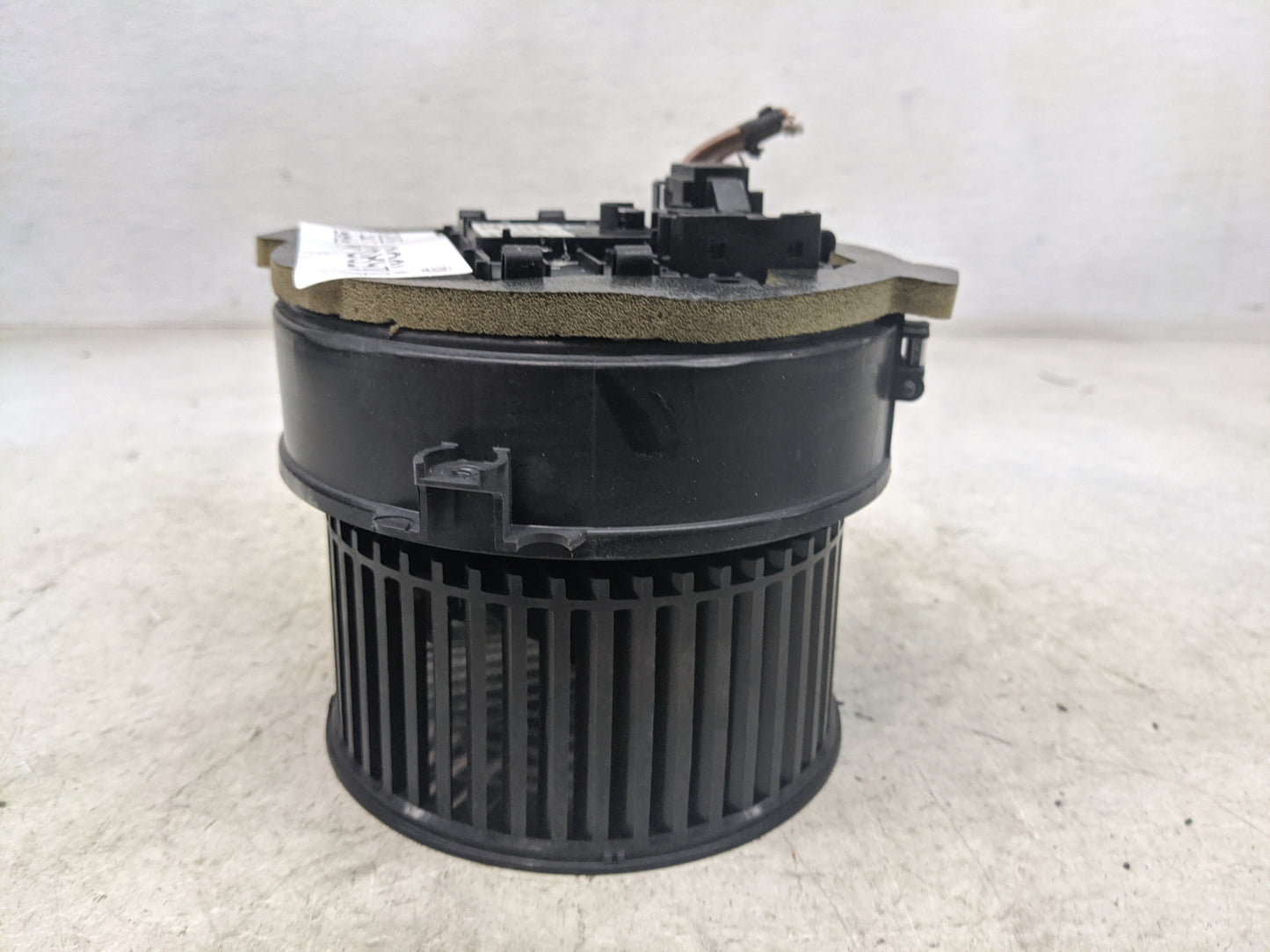 2020 Bmw M8 Heater AC Blower Motor P/N:F011500123 0130309508 Fits OEM Used Auto Parts - Oemusedautoparts1.com