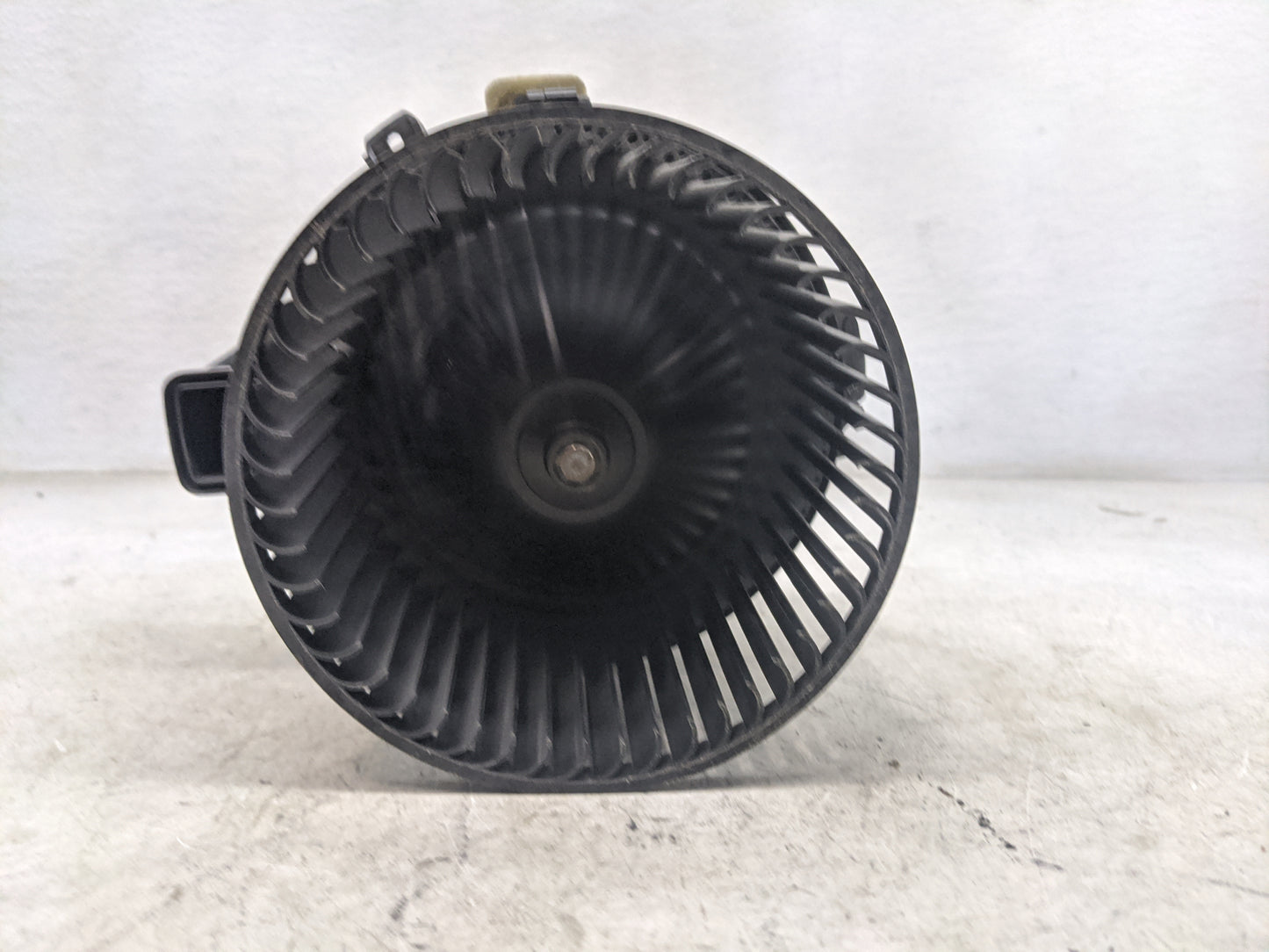 2020 Bmw M8 Heater AC Blower Motor P/N:F011500123 0130309508 Fits OEM Used Auto Parts - Oemusedautoparts1.com