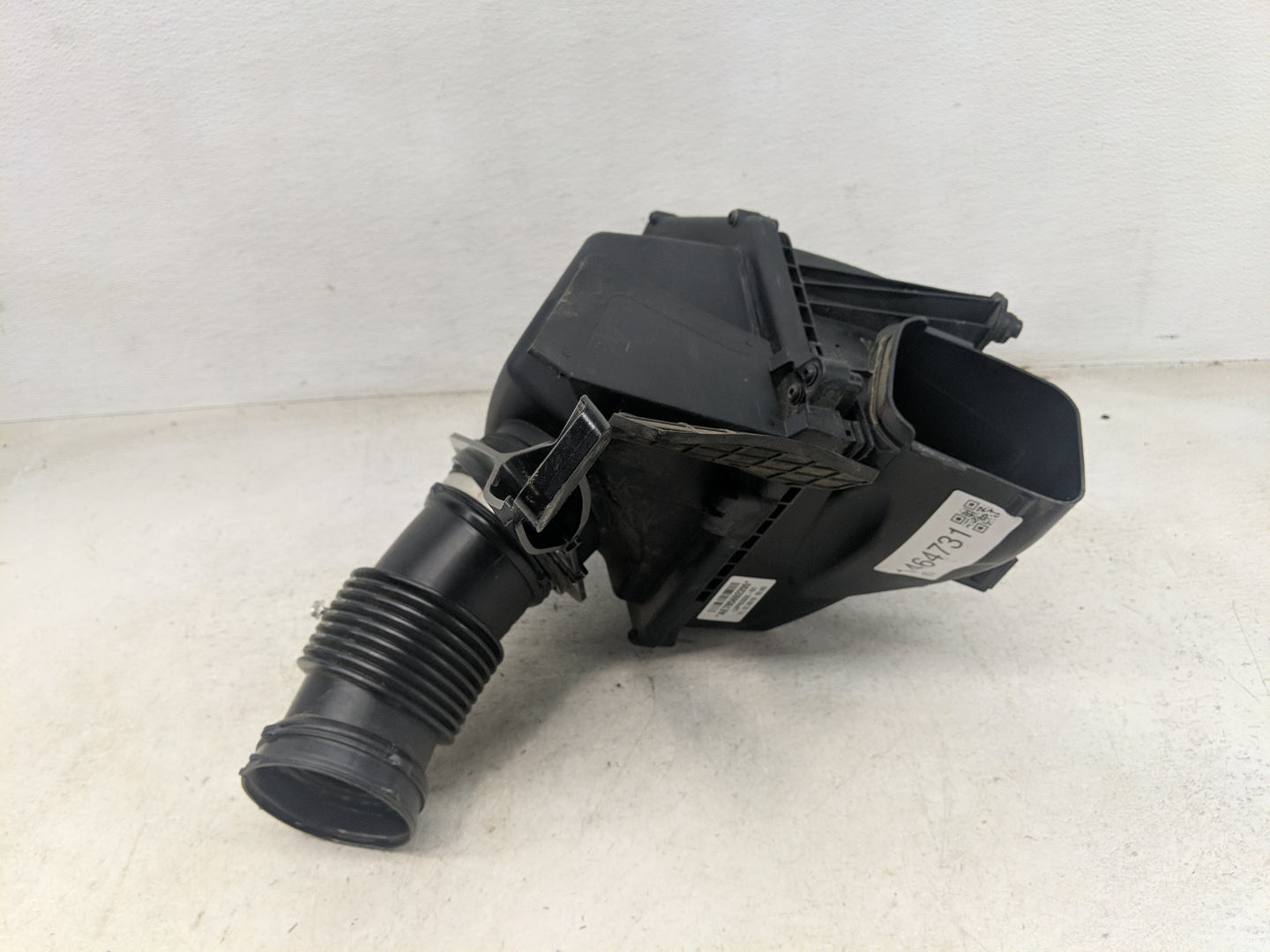 2020-2020 Bmw M8 Air Cleaner Intake-duct Hose Tube 1464731 - Oemusedautoparts1.com