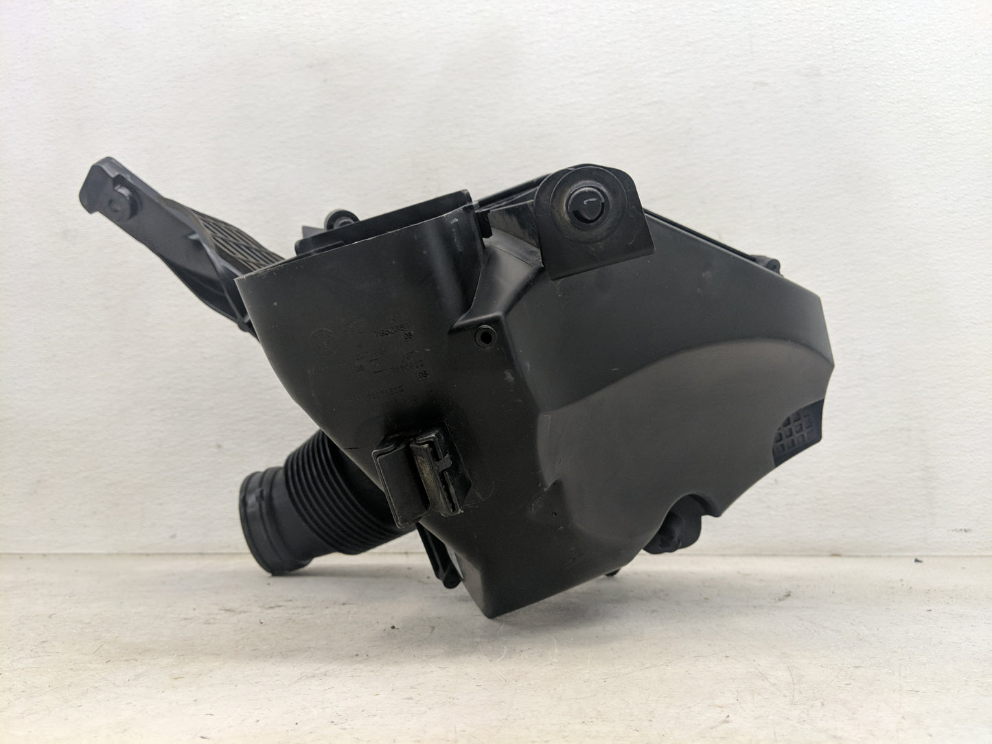2020-2020 Bmw M8 Air Cleaner Intake-duct Hose Tube - Oemusedautoparts1.com