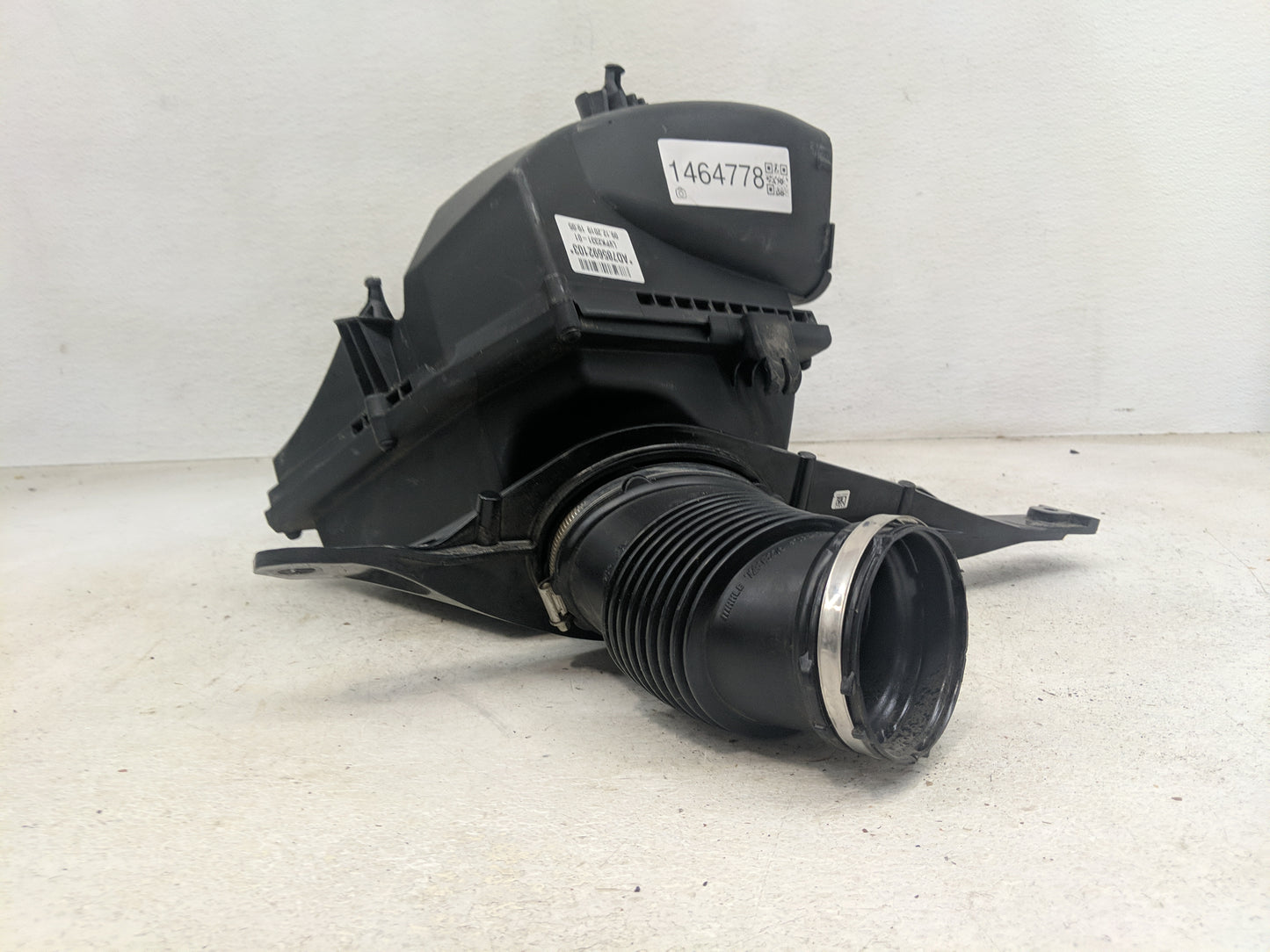 2020-2020 Bmw M8 Air Cleaner Intake-duct Hose Tube 1464778 - Oemusedautoparts1.com