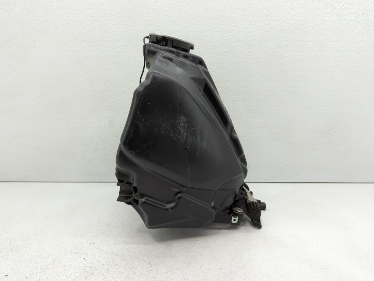 2020 Bmw R1200r K27 Fuel Tank Door Lid Gas Tank - Oemusedautoparts1.com