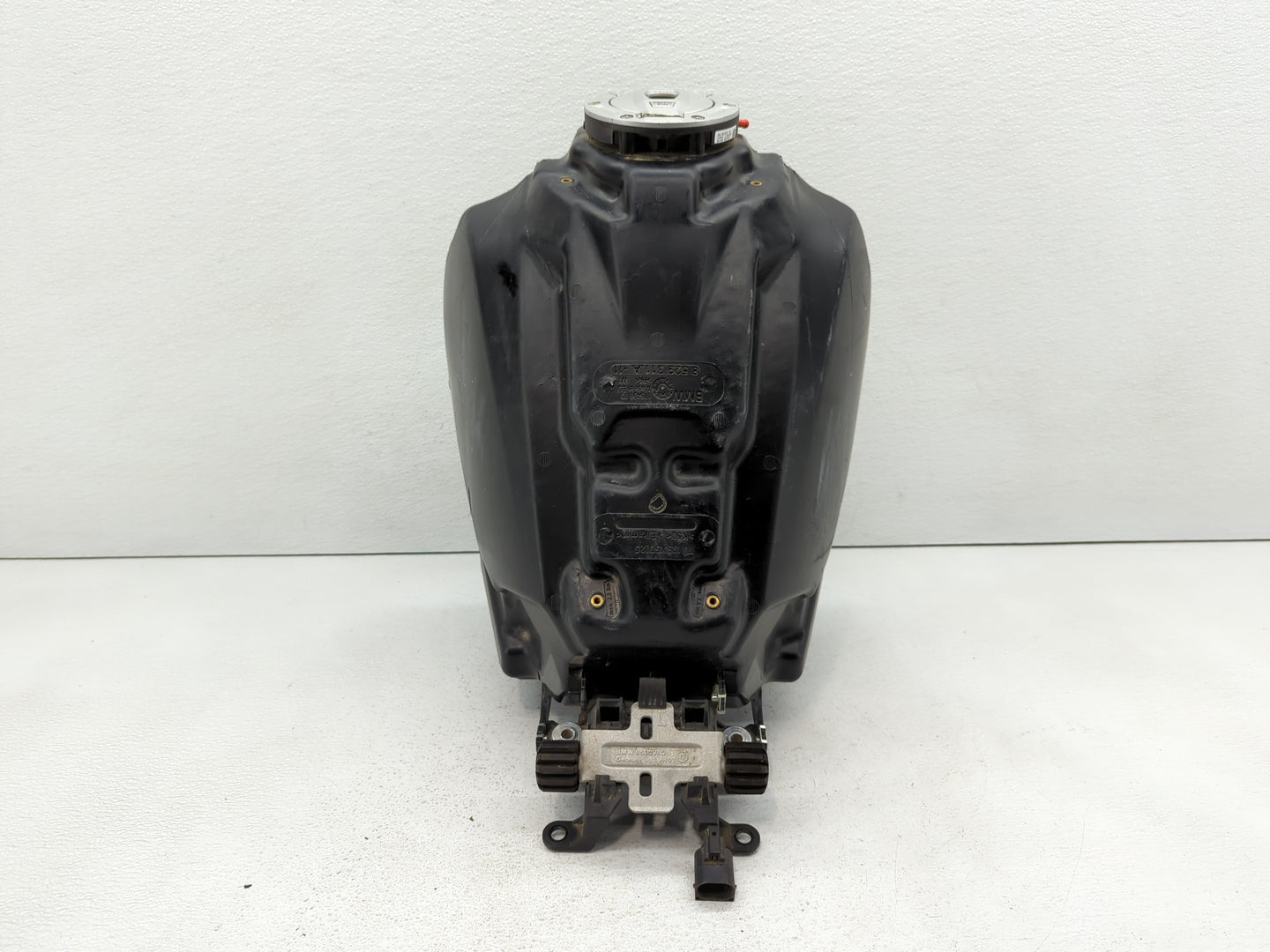 2020 Bmw R1200r K27 Fuel Tank Door Lid Gas Tank - Oemusedautoparts1.com