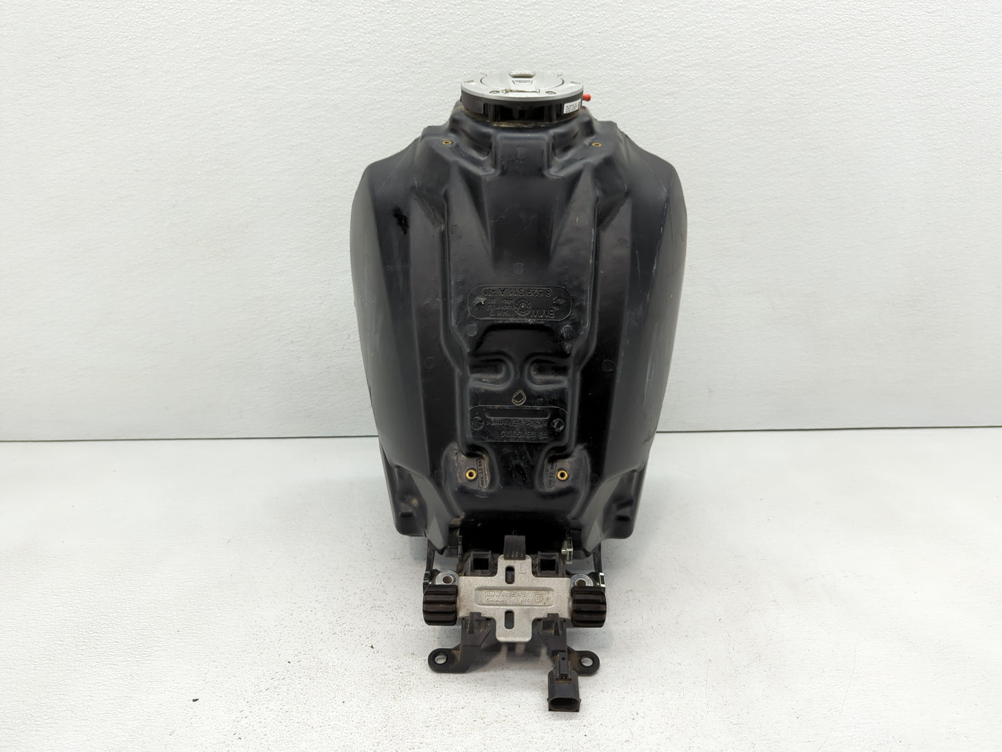 2020 Bmw R1200r K27 Fuel Tank Door Lid Gas Tank - Oemusedautoparts1.com