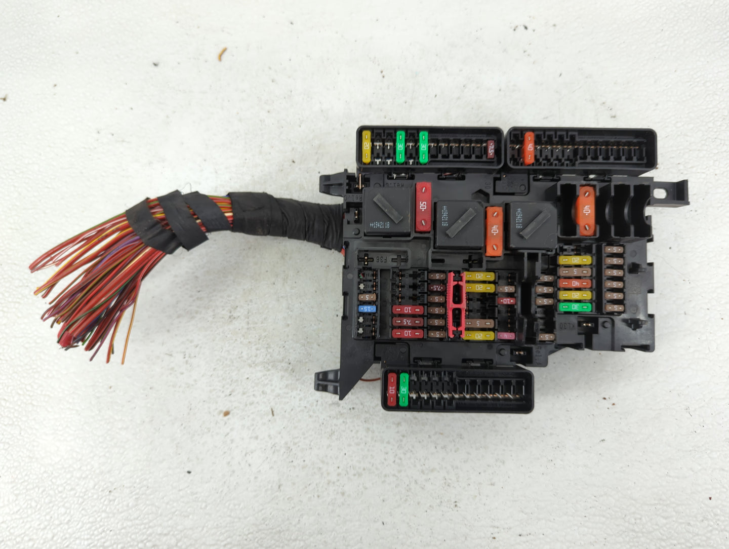 2018-2020 Bmw X2 Fusebox Fuse Box Panel Relay Module P/N:ROTA910516 9270355-01 Fits Fits 2018 2019 2020 OEM Used Auto Parts 