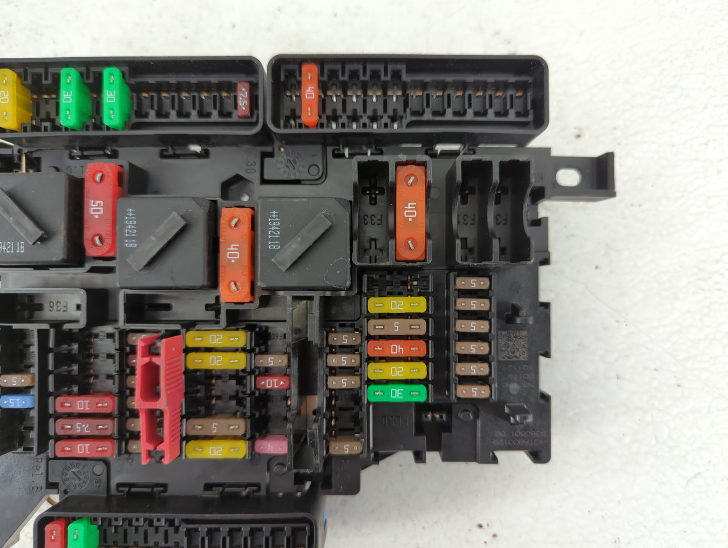 2018-2020 Bmw X2 Fusebox Fuse Box Panel Relay Module P/N:ROTA910516 9270355-01 Fits Fits 2018 2019 2020 OEM Used Auto Parts 