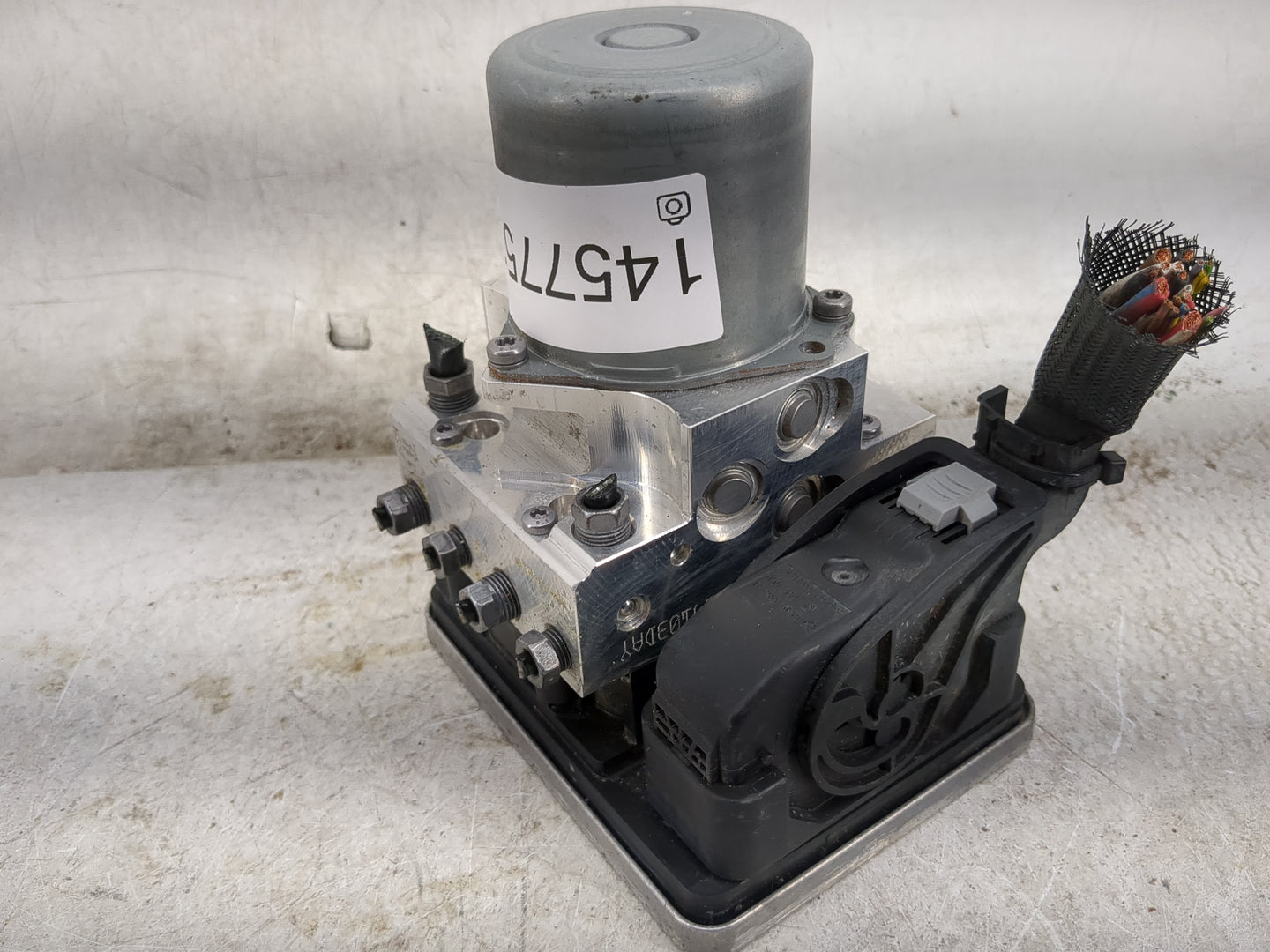 2018-2021 Bmw X3 ABS Pump Control Module Replacement P/N:6892274 01 34516892274 Fits Fits 2016 2017 2018 2019 2020 2021 OEM 