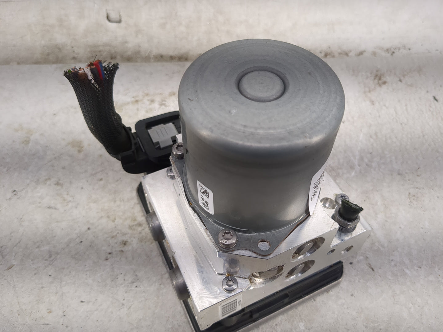 2018-2021 Bmw X3 ABS Pump Control Module Replacement P/N:6892274 01 34516892274 Fits Fits 2016 2017 2018 2019 2020 2021 OEM 