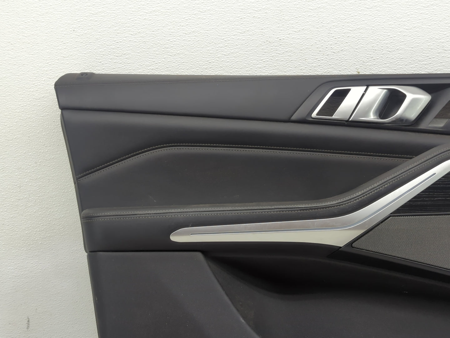 2020 Bmw X7 Front Left Driver Interior Door Panel Trim - Oemusedautoparts1.com