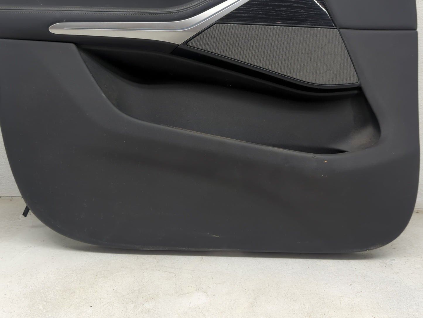 2020 Bmw X7 Front Left Driver Interior Door Panel Trim - Oemusedautoparts1.com