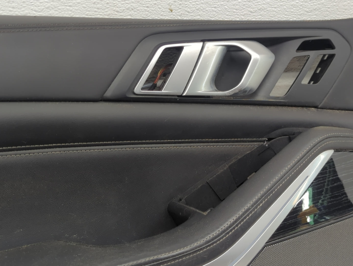 2020 Bmw X7 Front Left Driver Interior Door Panel Trim - Oemusedautoparts1.com