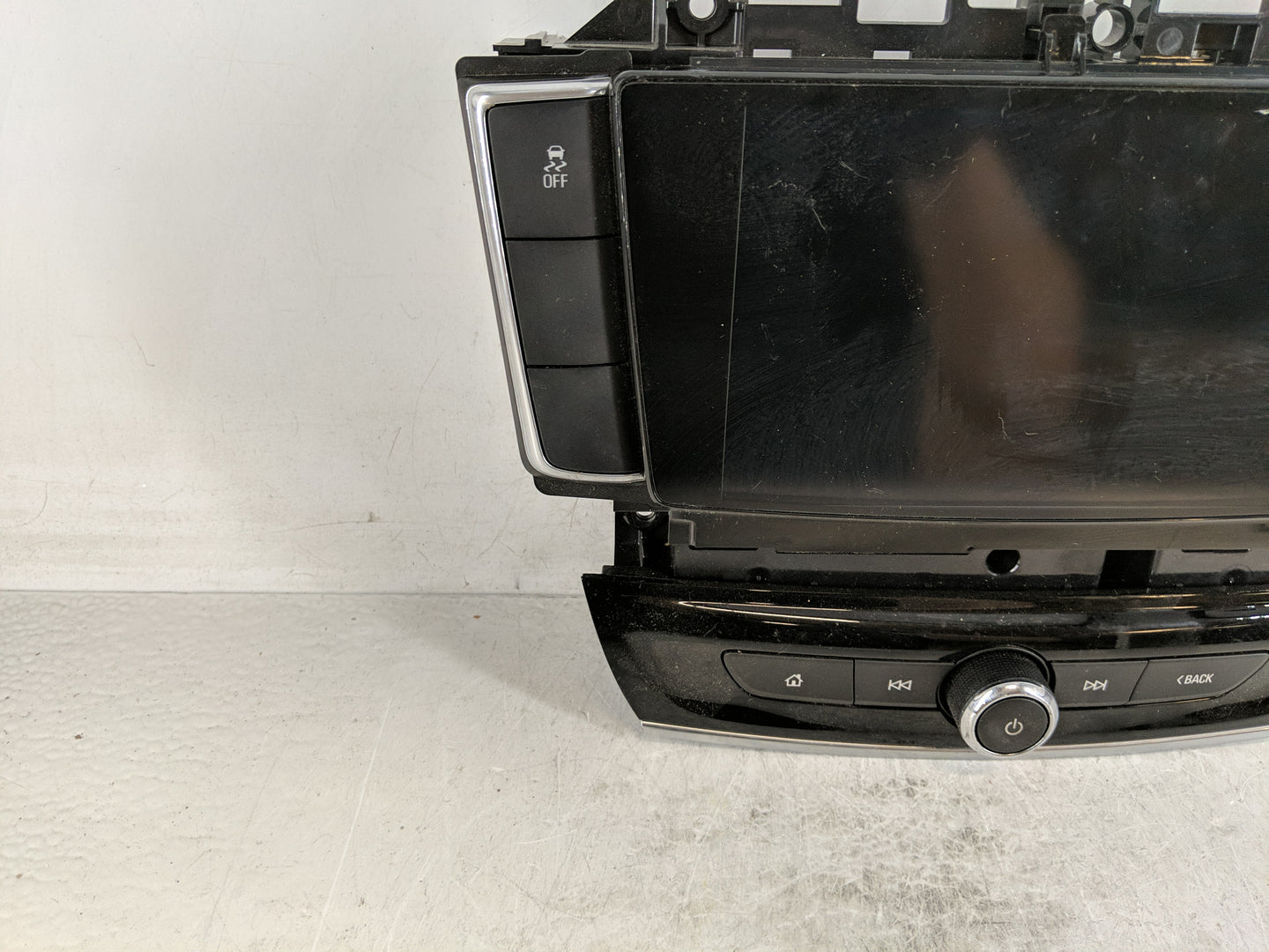 2020 Buick Enclave Radio AM FM Cd Player Receiver Replacement P/N:84713905 Fits OEM Used Auto Parts - Oemusedautoparts1.com