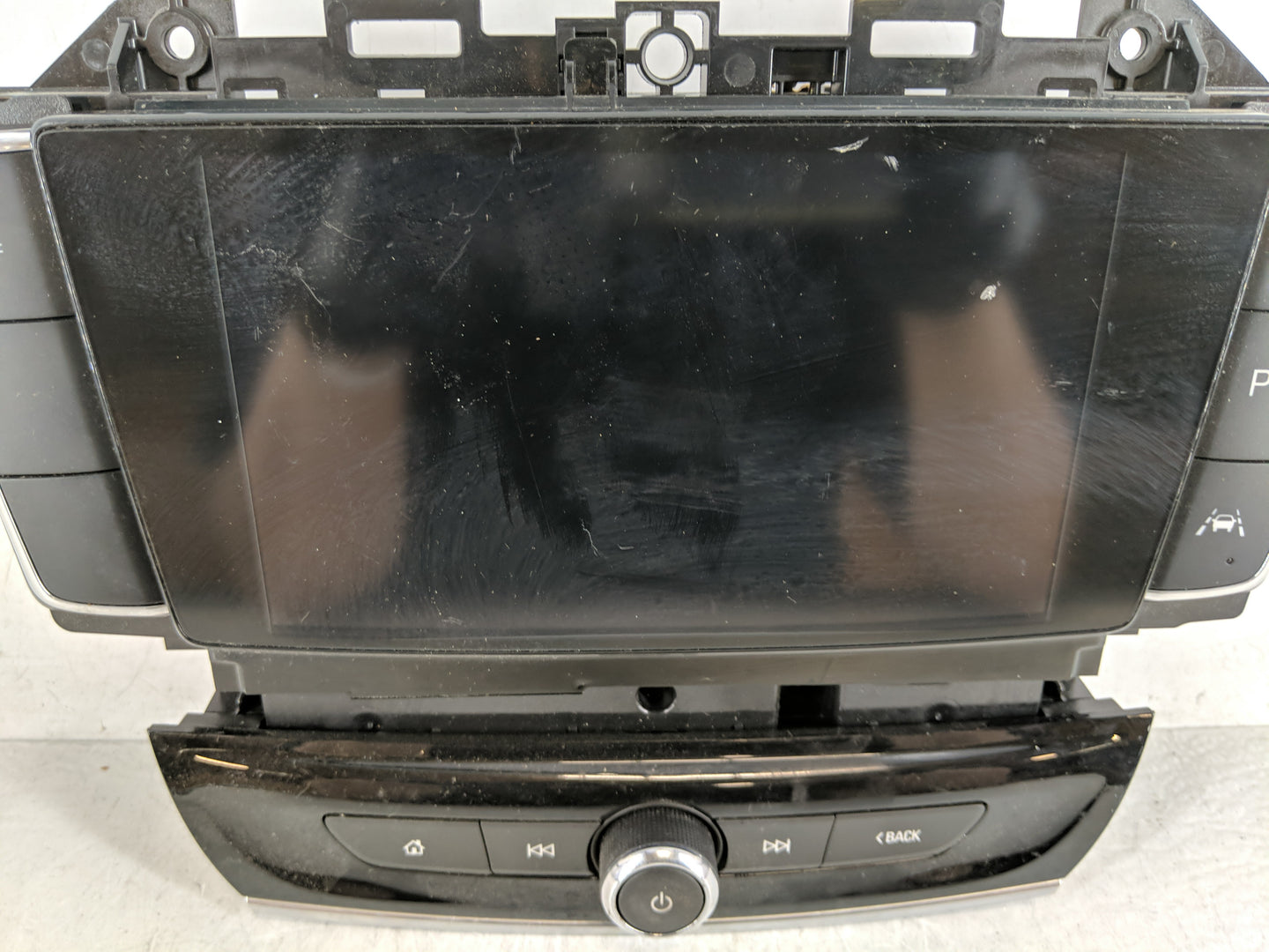 2020 Buick Enclave Radio AM FM Cd Player Receiver Replacement P/N:84713905 Fits OEM Used Auto Parts - Oemusedautoparts1.com