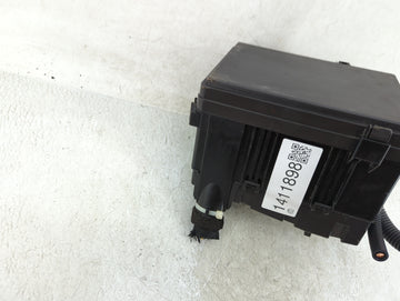 2019-2020 Buick Enclave Fusebox Fuse Box Panel Relay Module Fits Fits 2019 2020 2021 2022 OEM Used Auto Parts