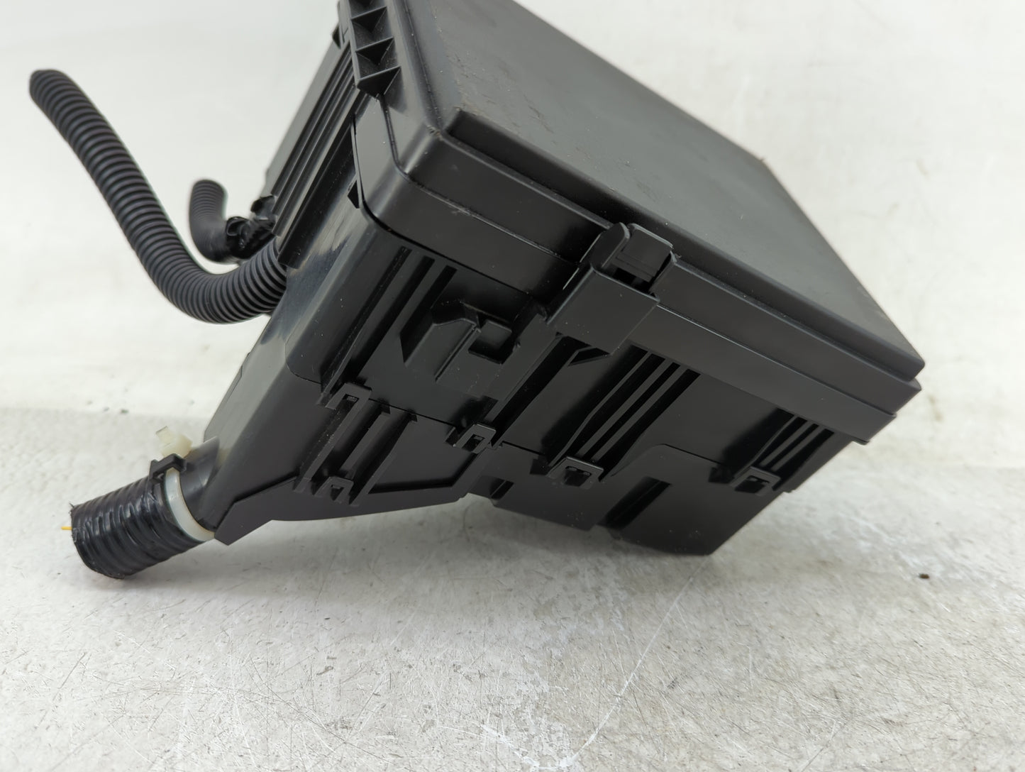 2019-2020 Buick Enclave Fusebox Fuse Box Panel Relay Module Fits Fits 2019 2020 2021 2022 OEM Used Auto Parts - Oemusedautop