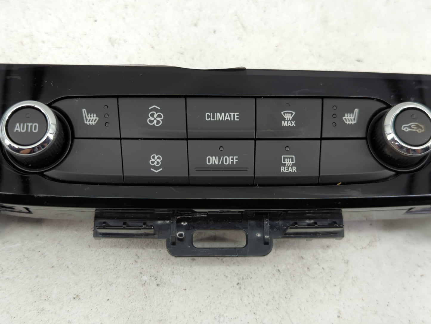 2018-2020 Buick Enclave Climate Control Module Temperature AC/Heater Replacement P/N:811030956 84497455 Fits Fits 2018 2019 