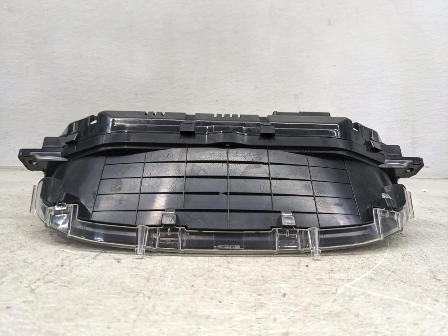 2020 Buick Enclave Instrument Cluster Speedometer Gauges P/N:84317323 GM-0102-001-MR-C30D, 176697137 Miles:134K Fits OEM Use
