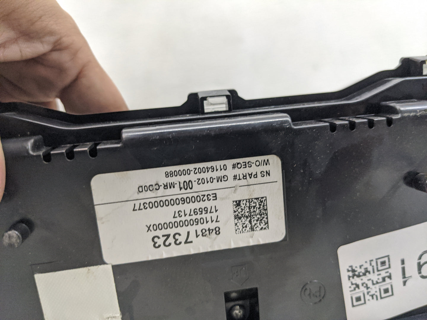 2020 Buick Enclave Instrument Cluster Speedometer Gauges P/N:84317323 GM-0102-001-MR-C30D, 176697137 Miles:134K Fits OEM Use