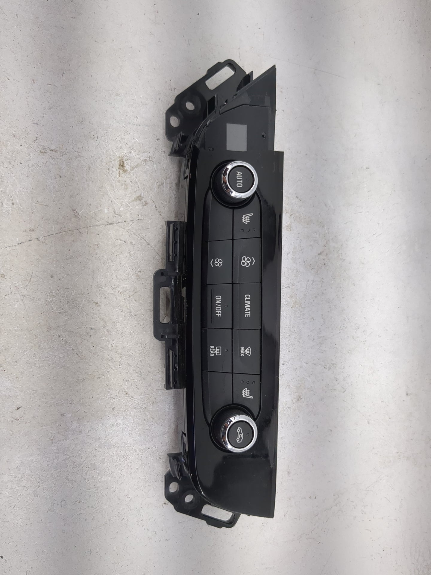 2018-2020 Buick Enclave Climate Control Module Temperature AC/Heater Replacement P/N:84497455 7370200000000X Fits OEM Used A