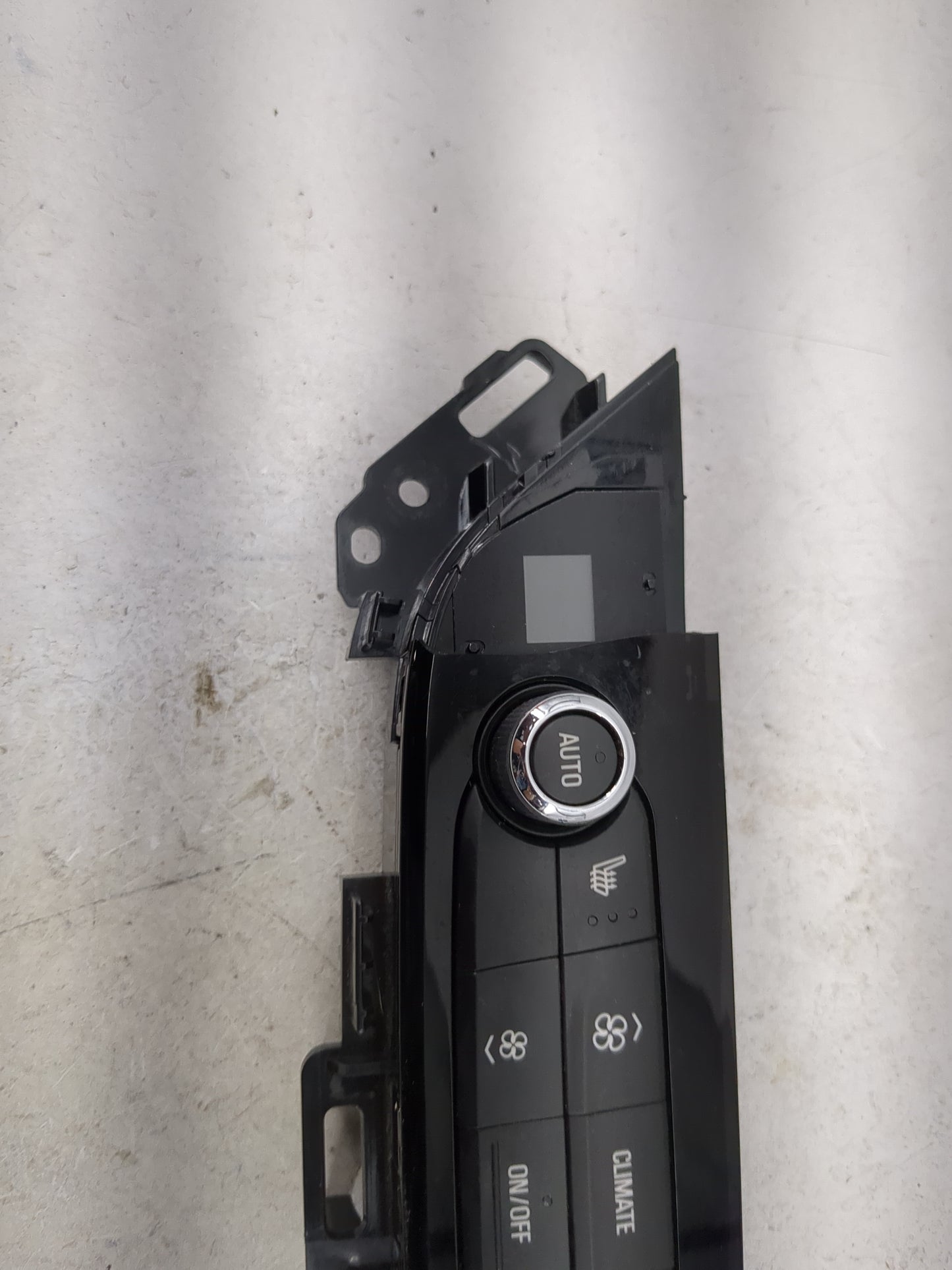 2018-2020 Buick Enclave Climate Control Module Temperature AC/Heater Replacement P/N:84497455 7370200000000X Fits OEM Used A