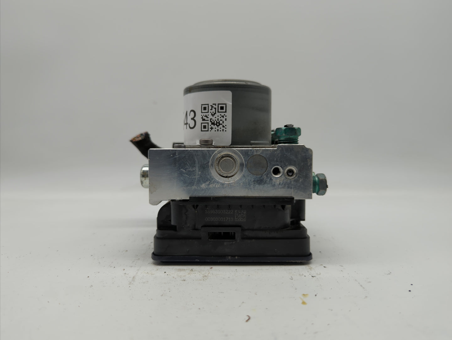 2019-2020 Buick Enclave ABS Pump Control Module Replacement P/N:84728141 84503309 Fits Fits 2019 2020 OEM Used Auto Parts - 