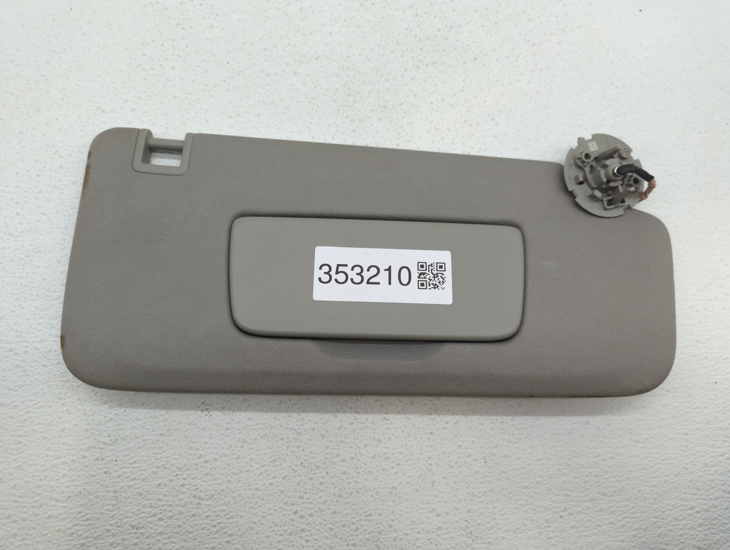 2018 Buick Enclave Sun Visor Shade Replacement Passenger Right Mirror Fits OEM Used Auto Parts - Oemusedautoparts1.com