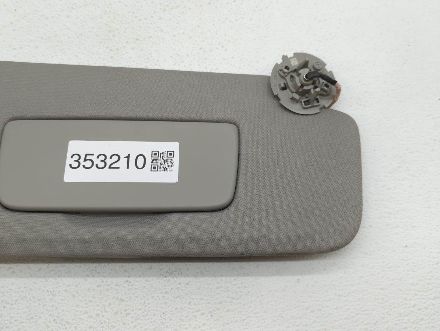 2018 Buick Enclave Sun Visor Shade Replacement Passenger Right Mirror Fits OEM Used Auto Parts - Oemusedautoparts1.com